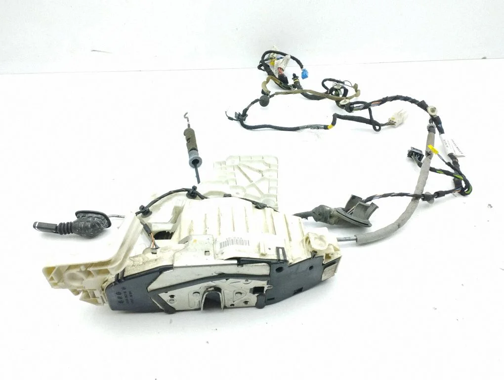 Front door lock A2217202635