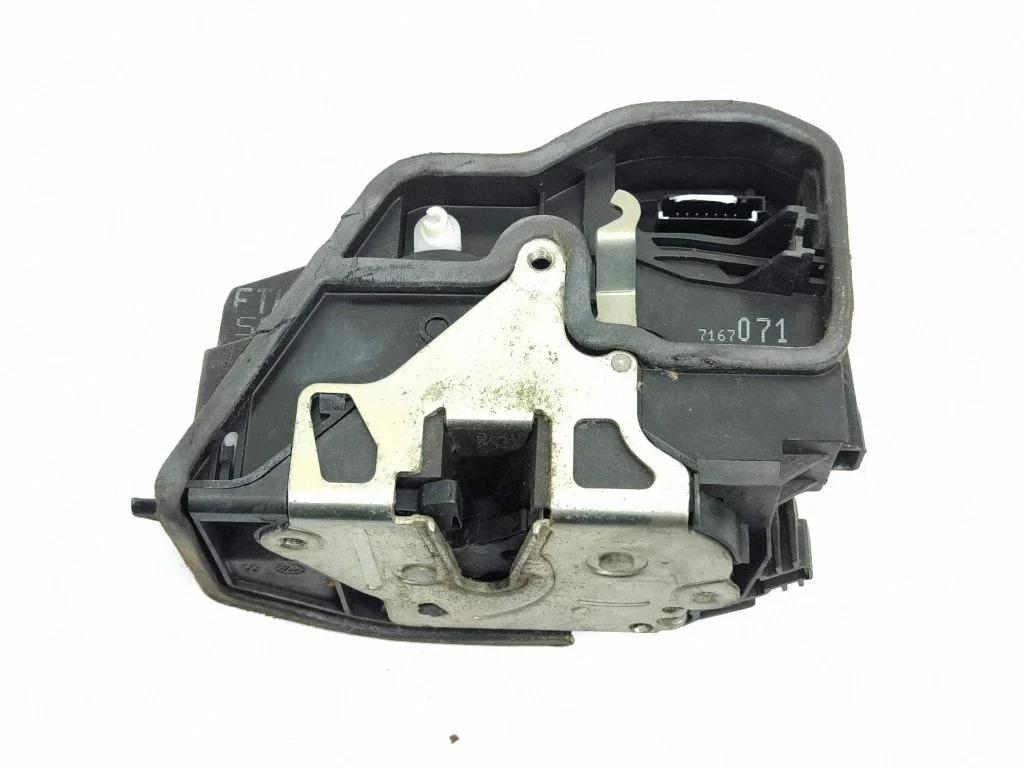 Front door lock 7167071