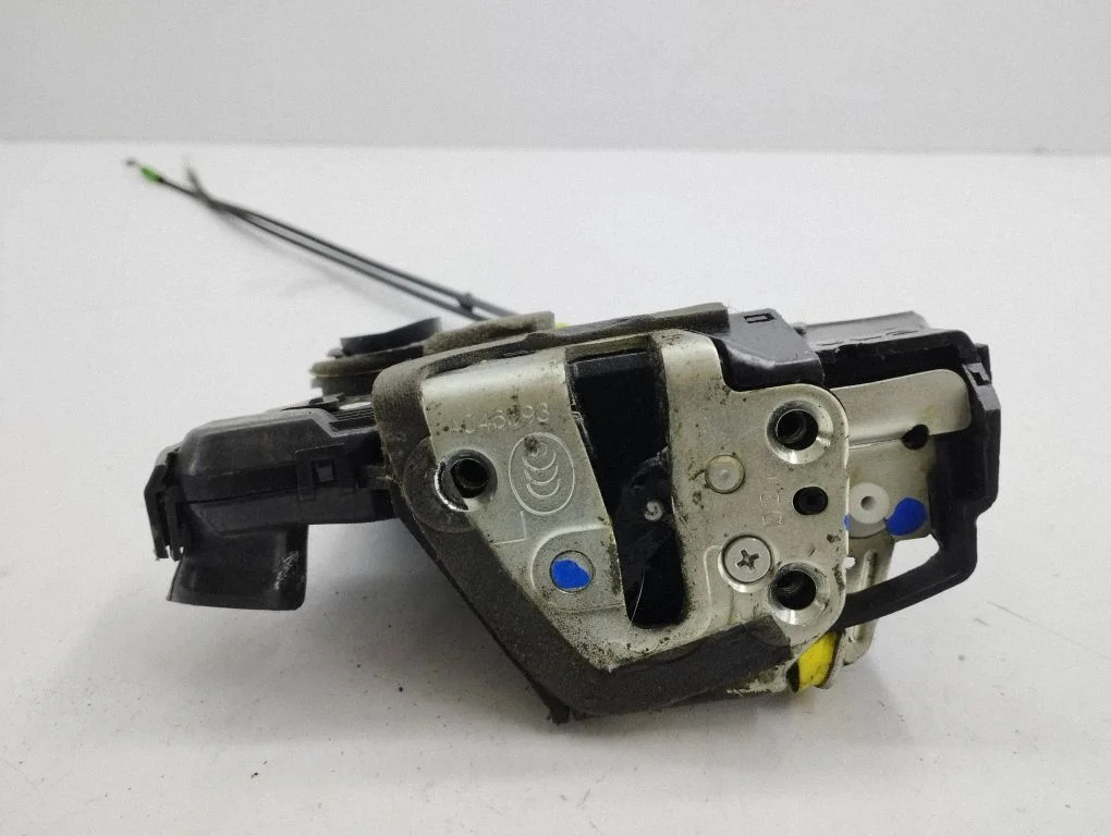 Front door lock – left