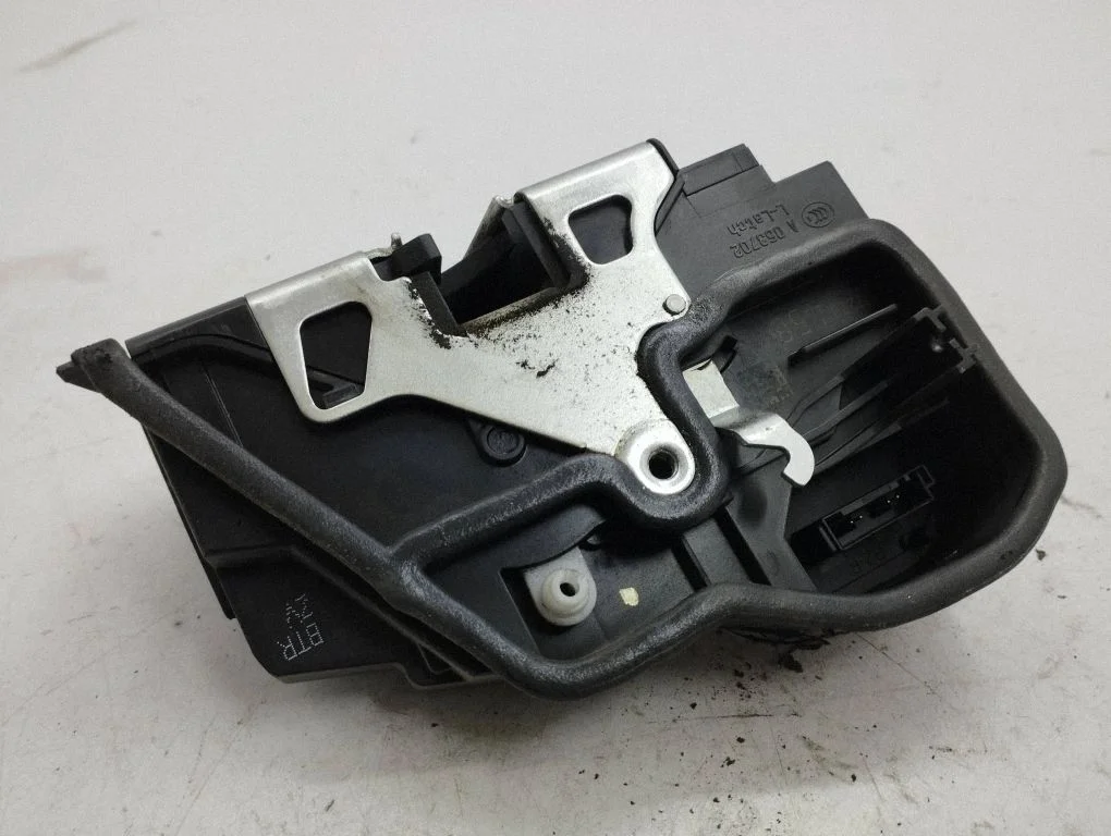 Priekšējo durvju slēdzene – Mini Cooper Countryman R60 (2011-2016)