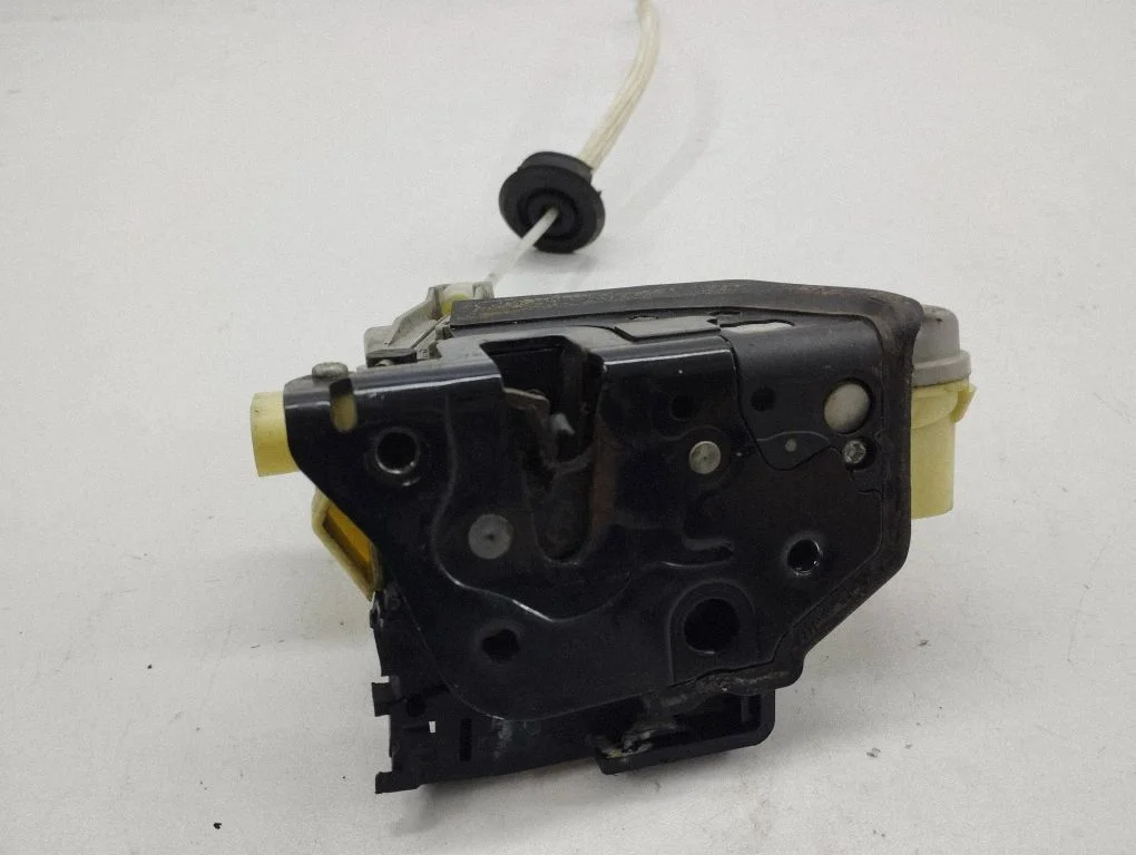 Front door lock CZ3C2837016A