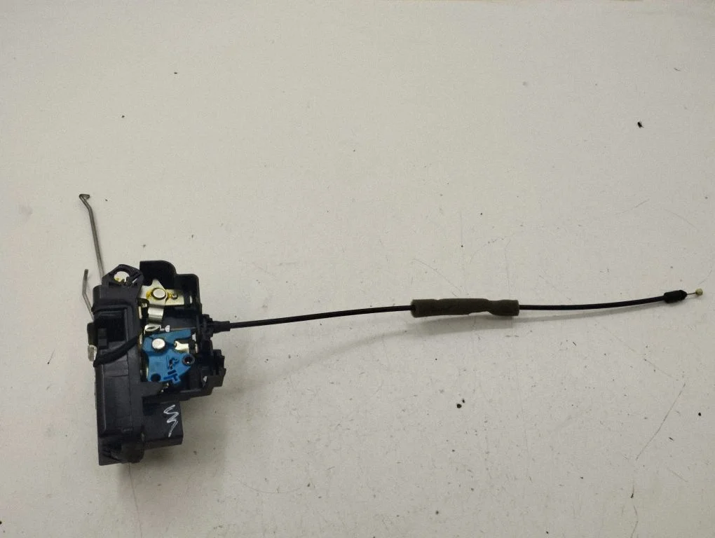 Front door lock – right