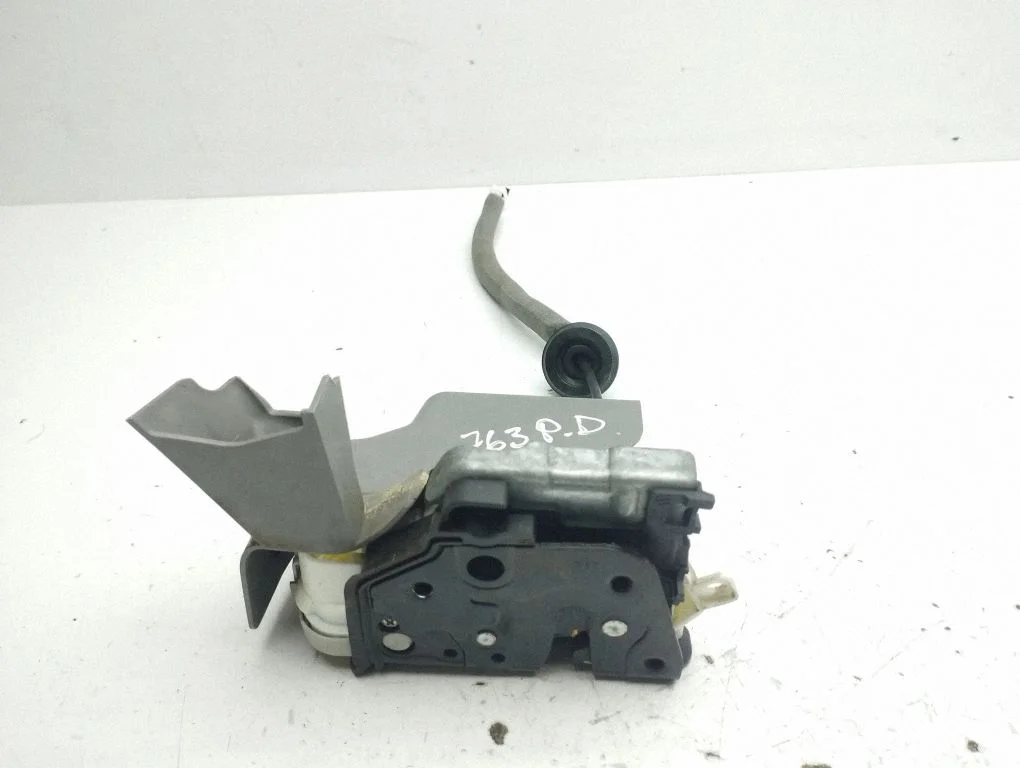 Front door lock 81A837350