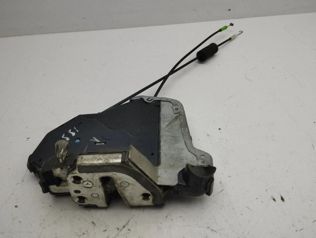 Front door lock 4Y6F0521