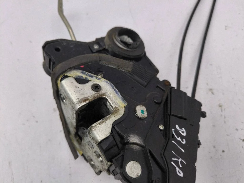 Front door lock – left