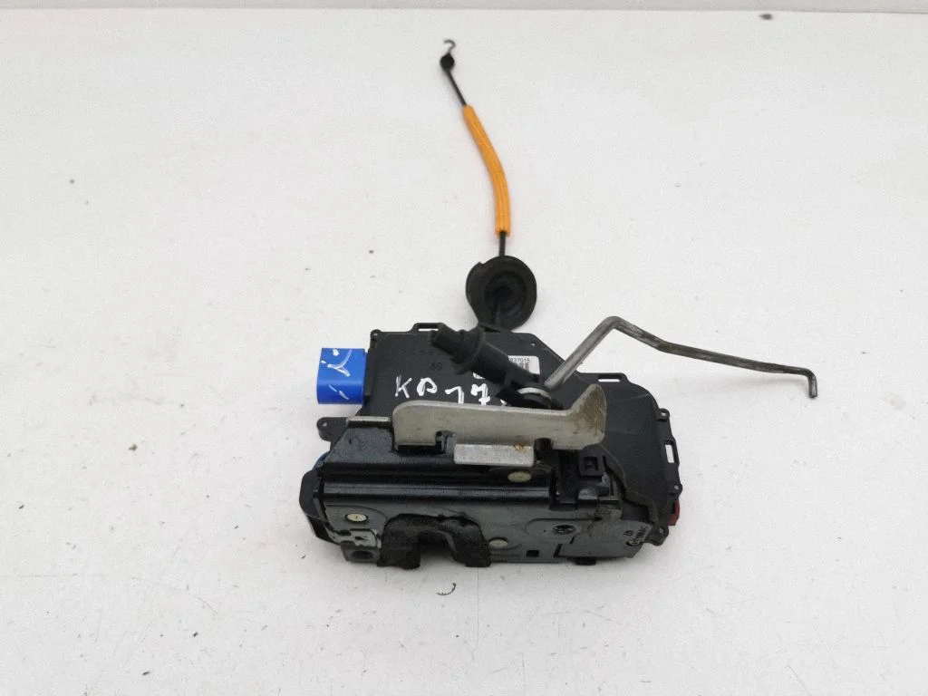 Front door lock 4E2837015