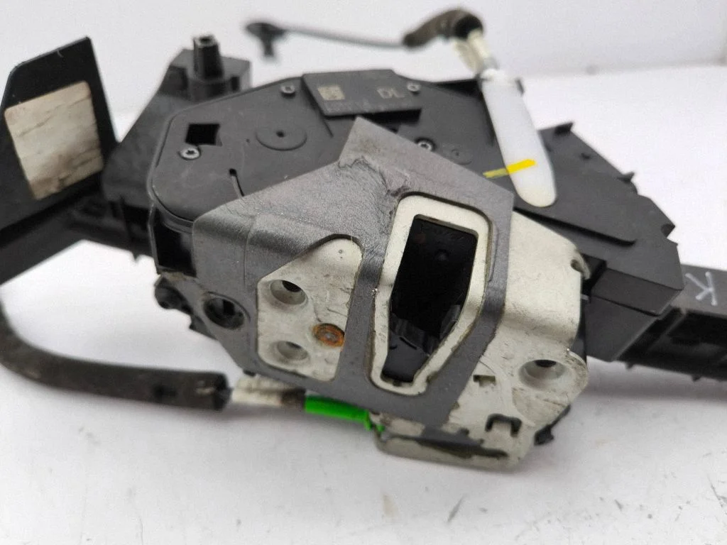 Front door lock EM2AU21813DD