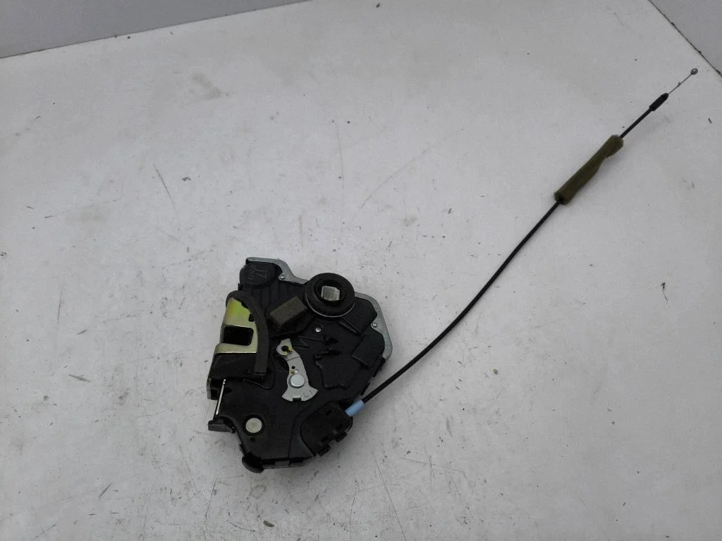 Front door lock – left