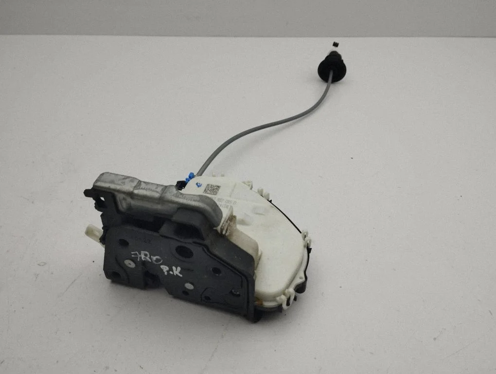 Front door lock 8X2837015D