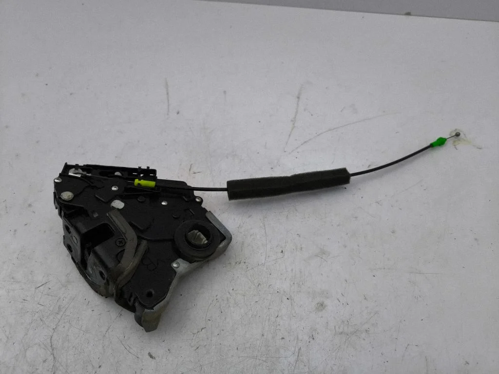 Front door lock – right