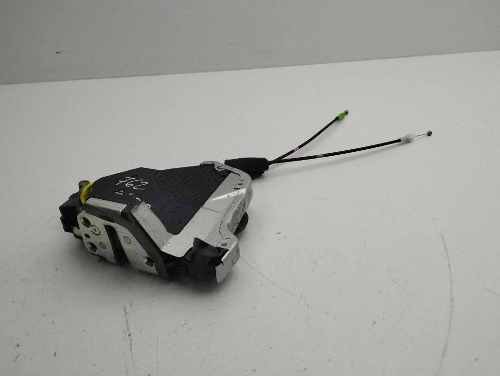 Front door lock A046663