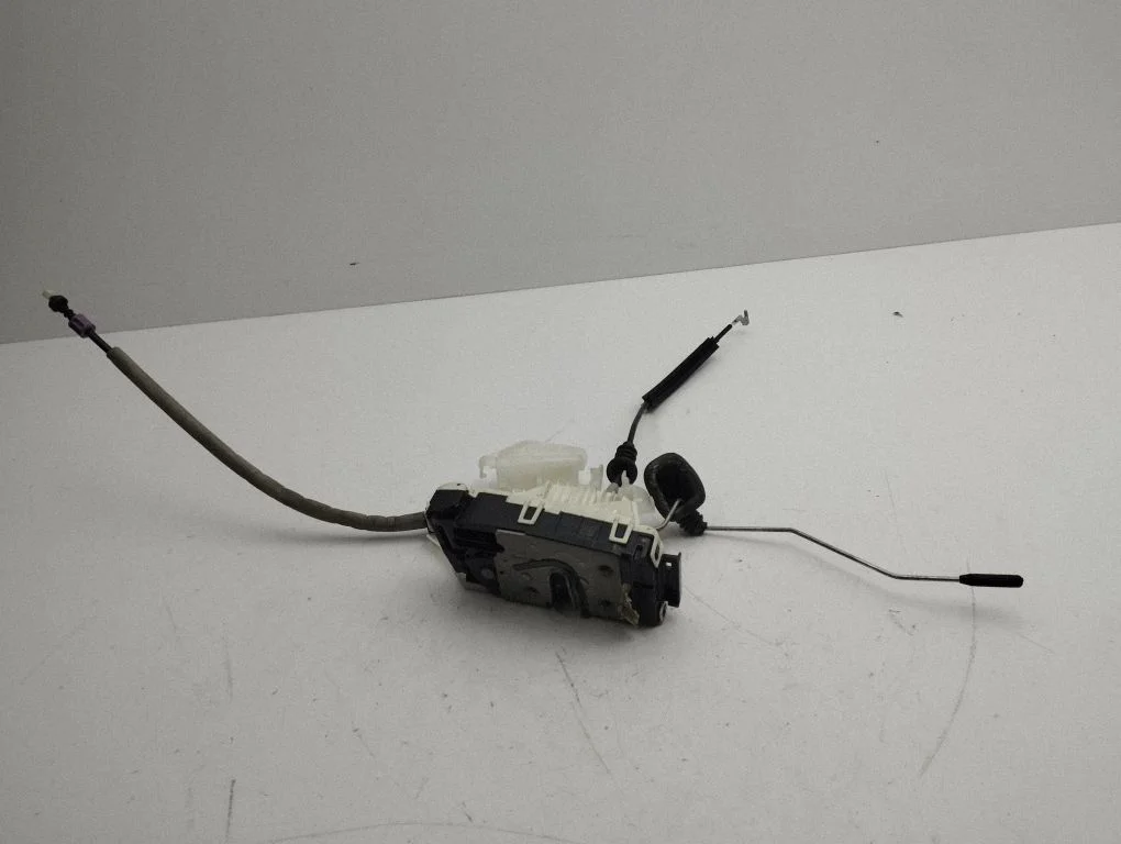 Front door lock – left