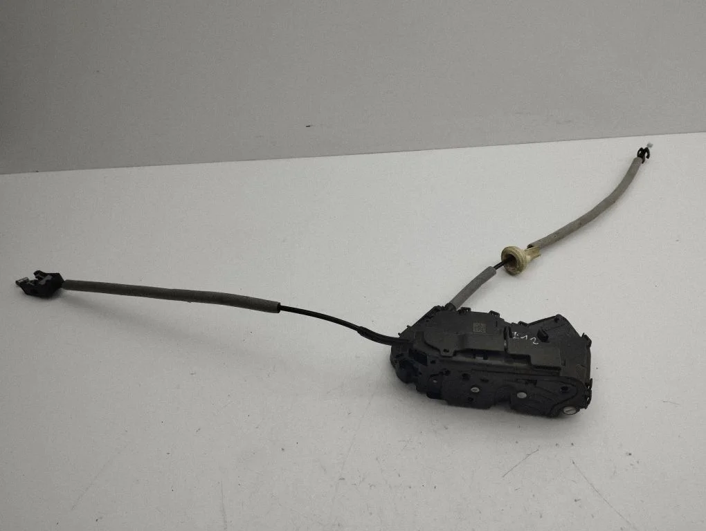 Priekšējo durvju slēdzene C65TC837015