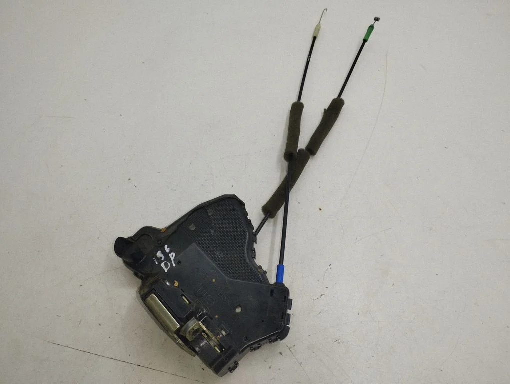 Front door lock – front right