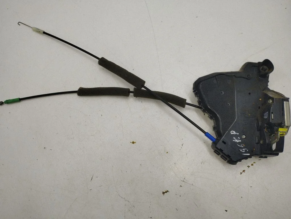 Front door lock – left