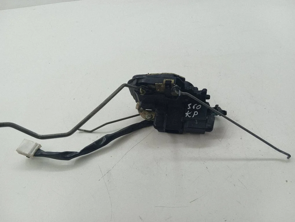 Front door lock – left