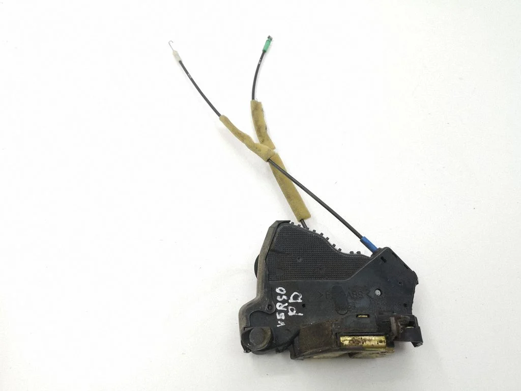 Front door lock – right