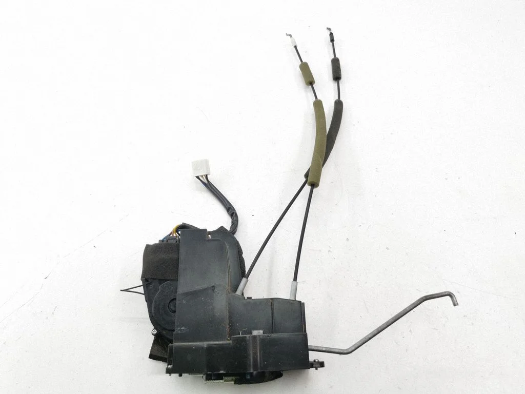 Front door lock – left