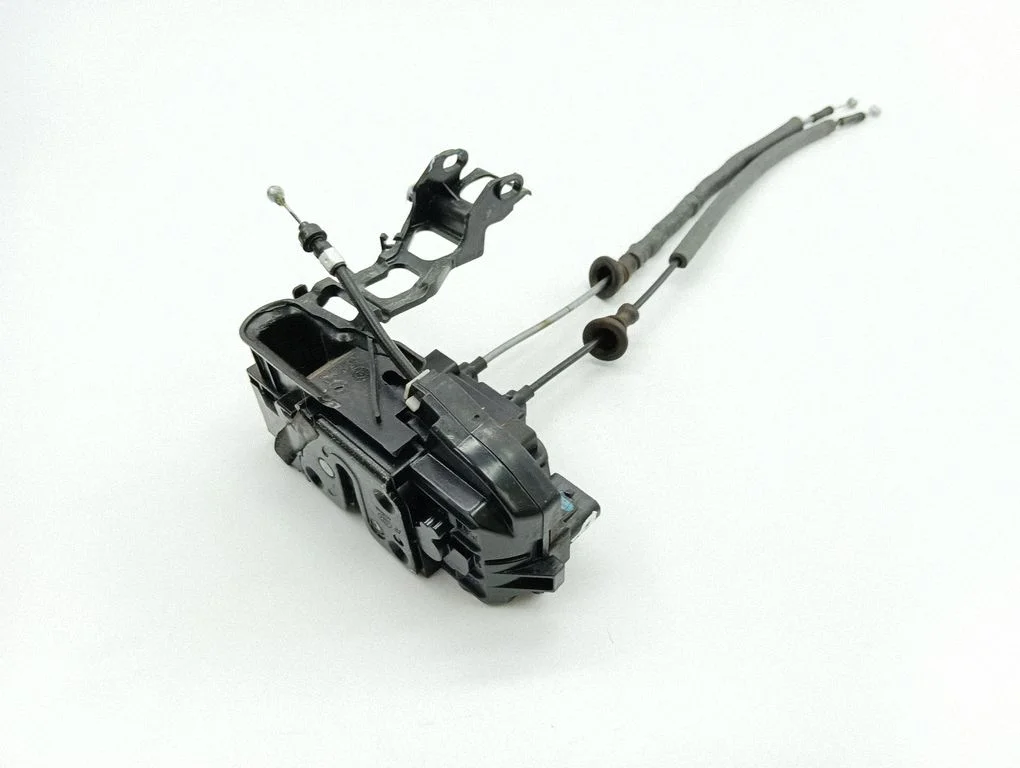 Front door lock 813202B060