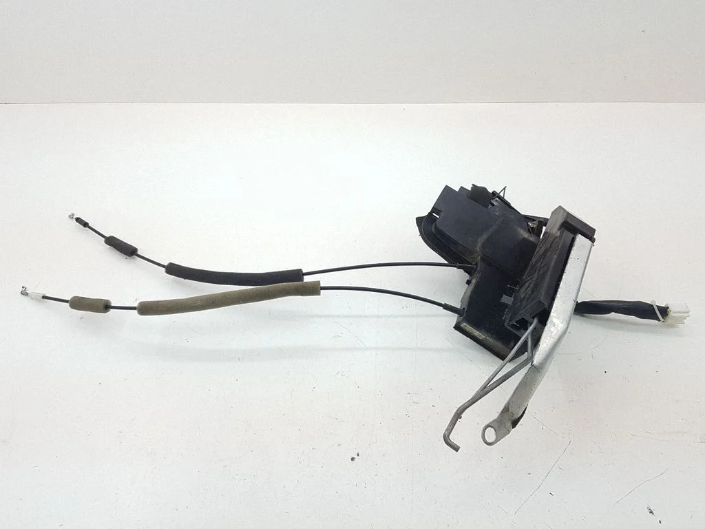 Front door lock – left