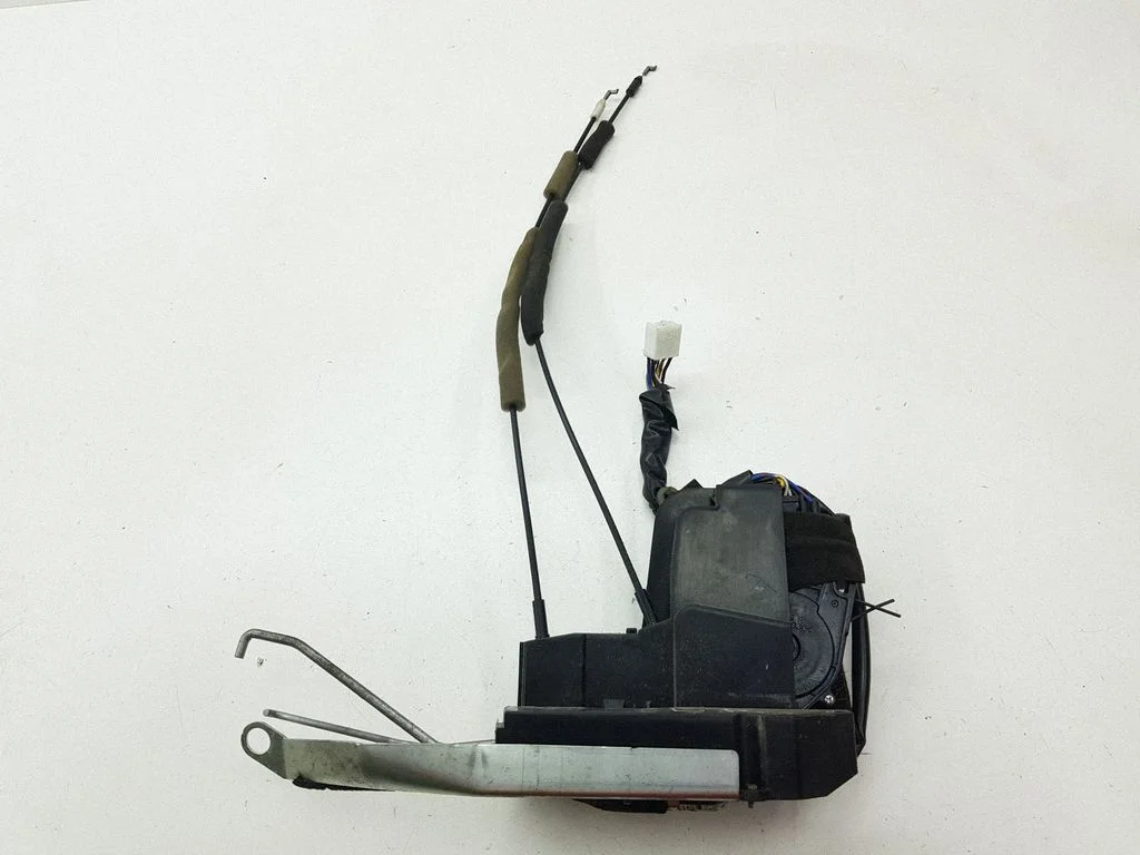 Front door lock – right