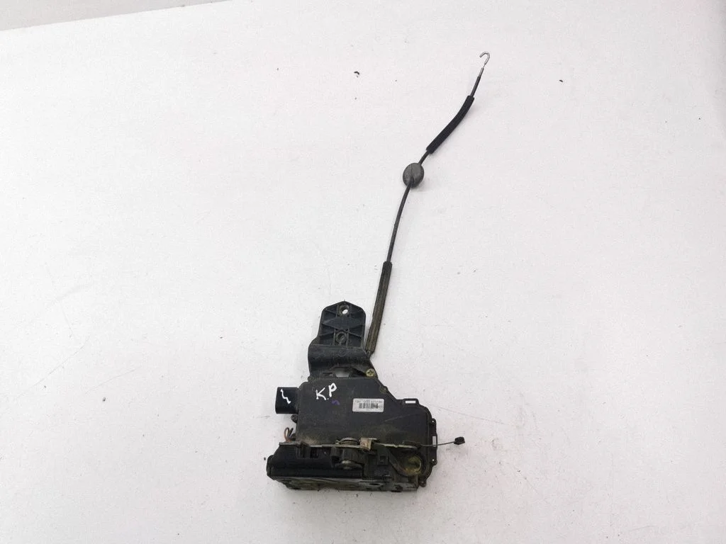 Front door lock – Volkswagen Passat B5 (1997-2000)