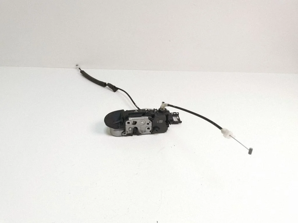 Priekšējo durvju slēdzene 2151A065112