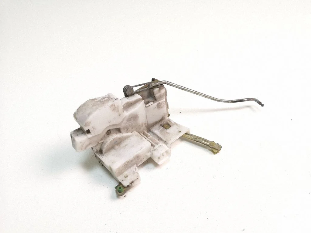 Front door lock – right