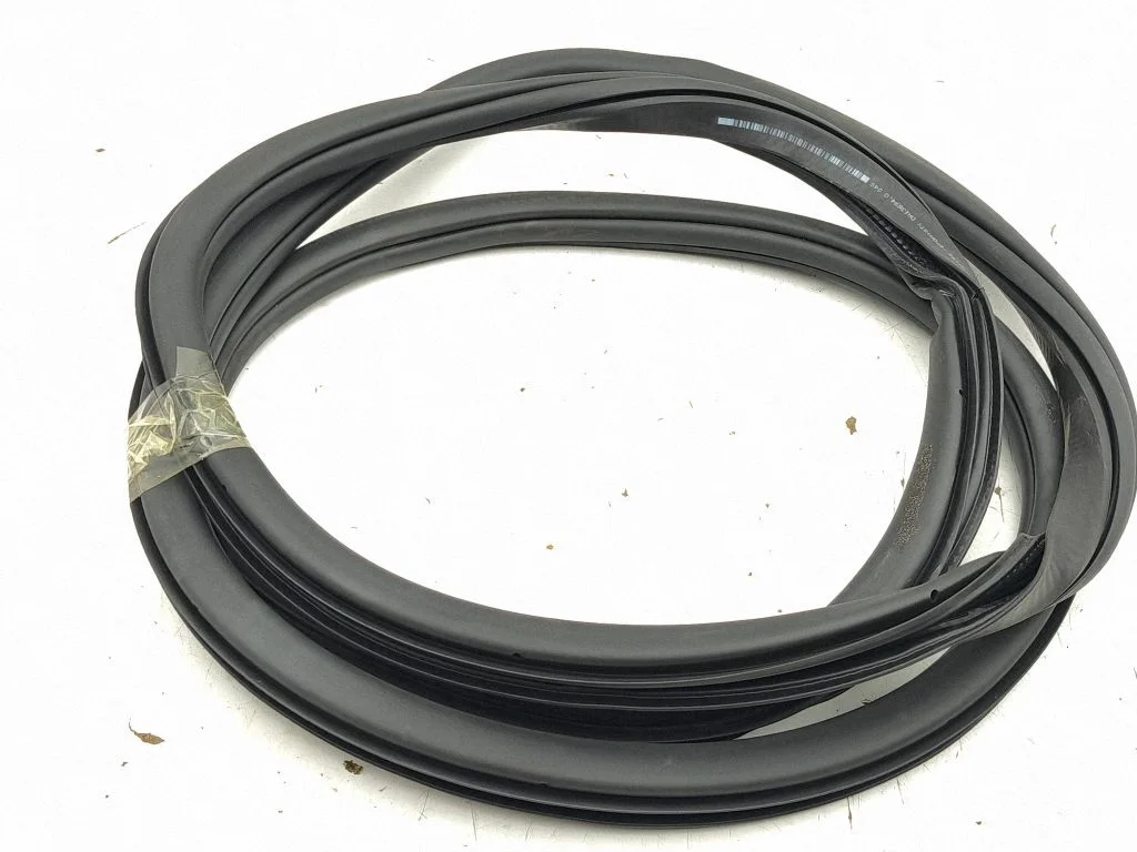 Front door rubber seal 11A867912B