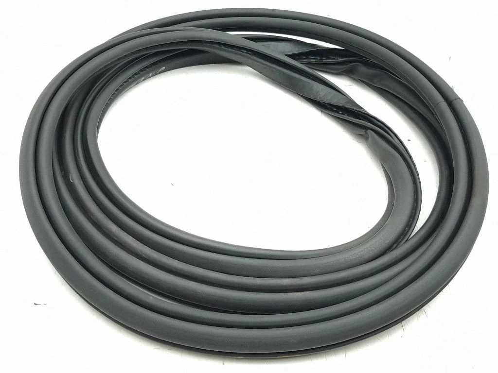 Front door rubber seal – Volvo S90, V90 (2016-)