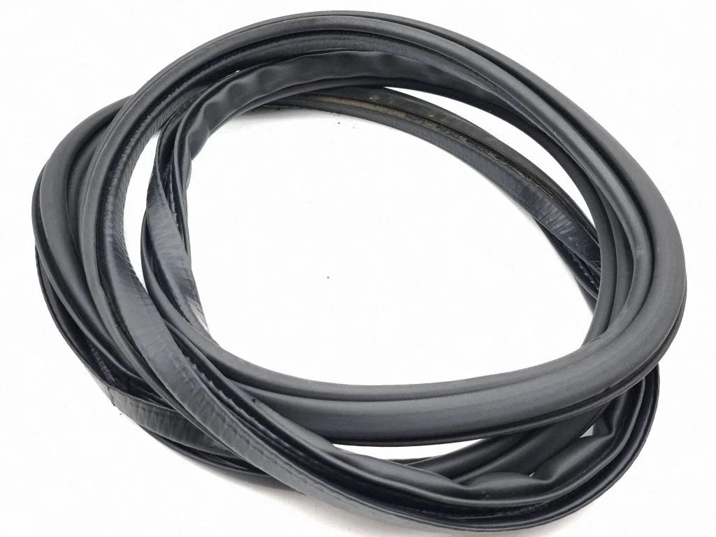 Front door rubber seal – right