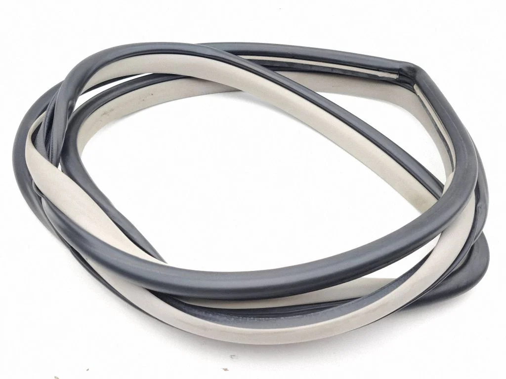 Front door rubber seal – right