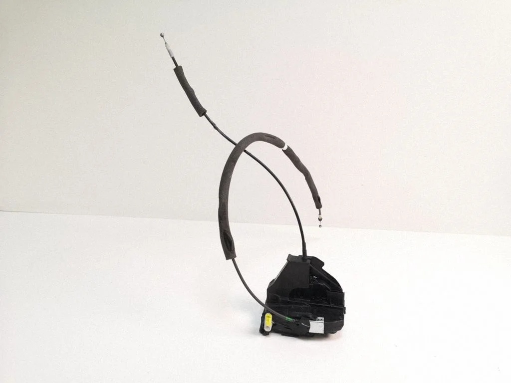 Zamek drzwi przednich – Nissan Juke I F15 (2010-2018)