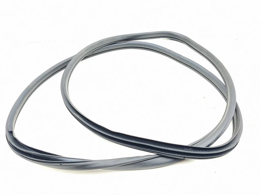 Front door rubber seal – right