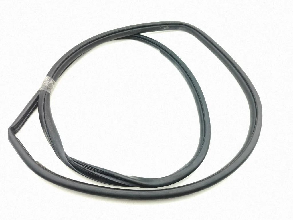 Front door rubber seal – left