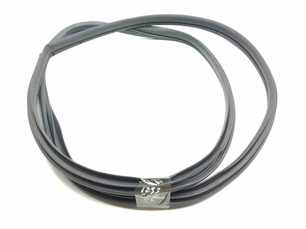 Front door rubber seal – right