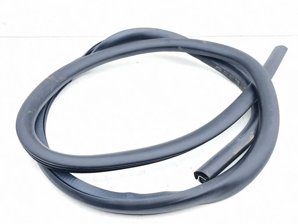 Front door rubber seal LJ8BR253A10
