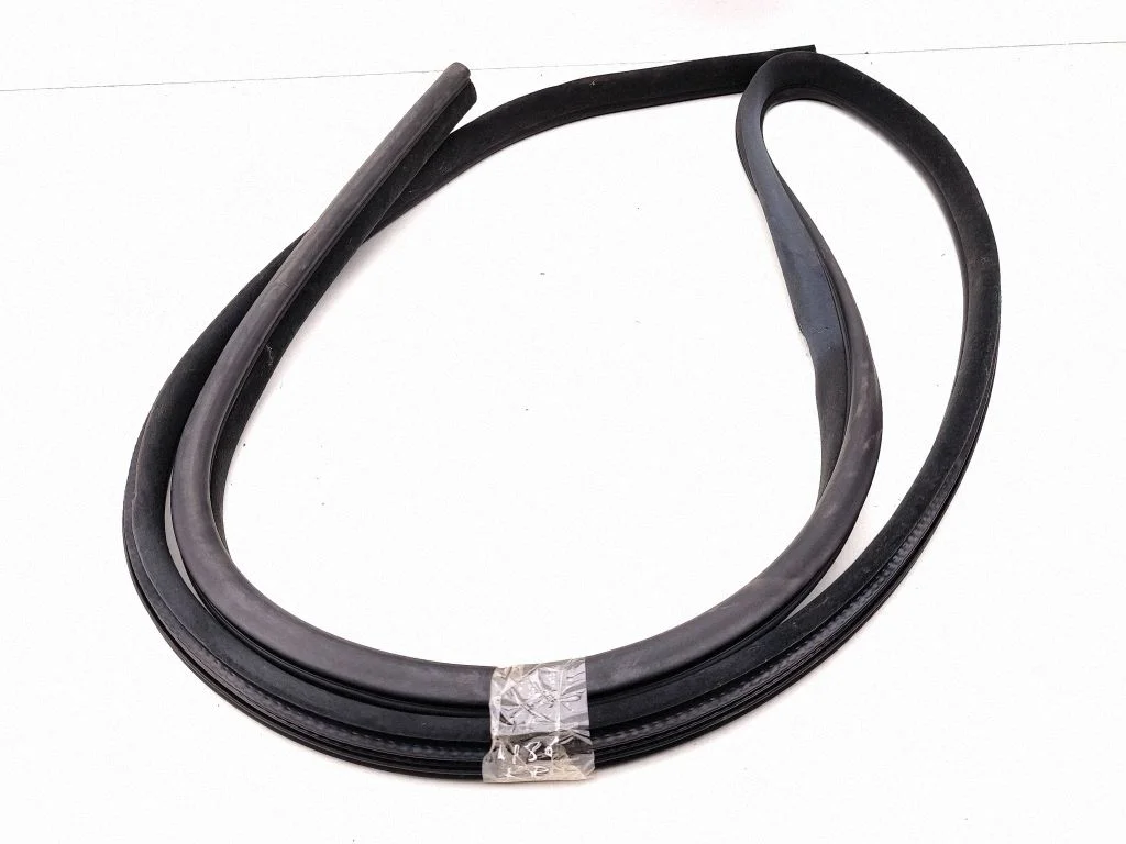 Front door rubber seal – left
