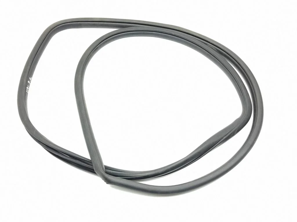 Front door rubber seal – left