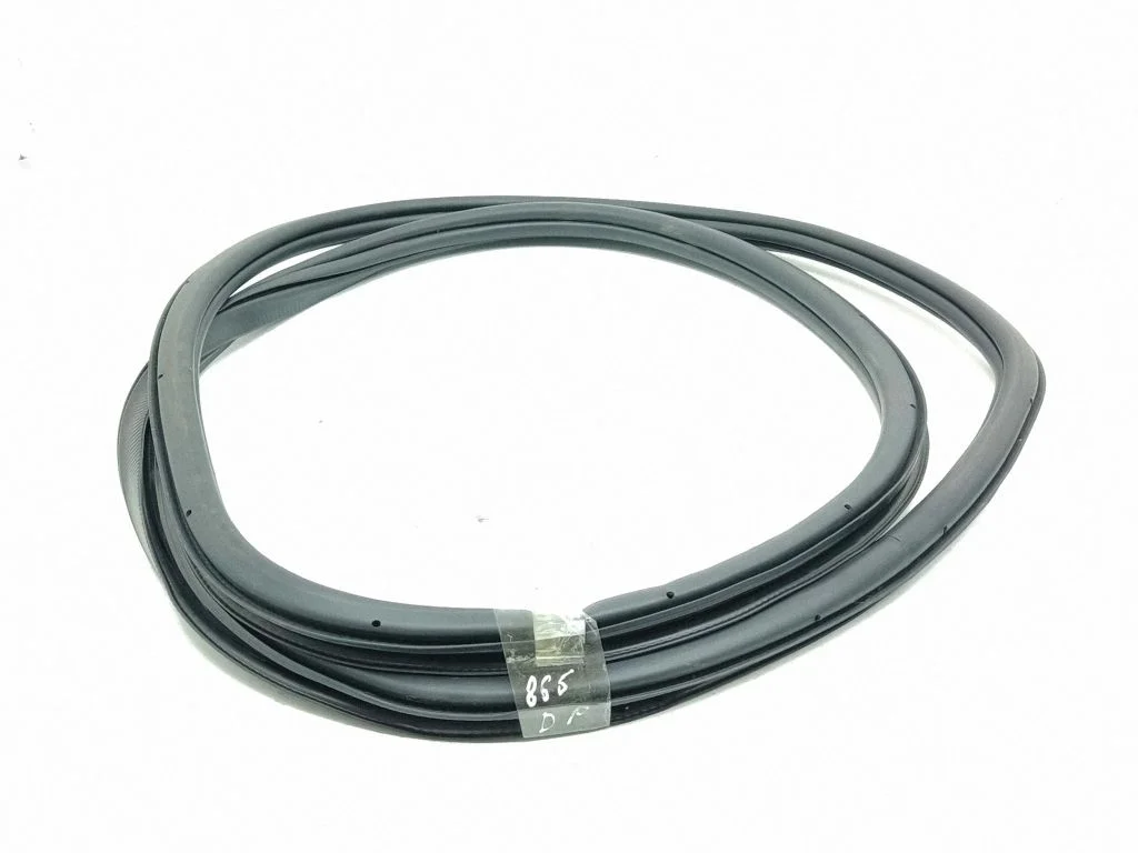 Front door rubber seal – right