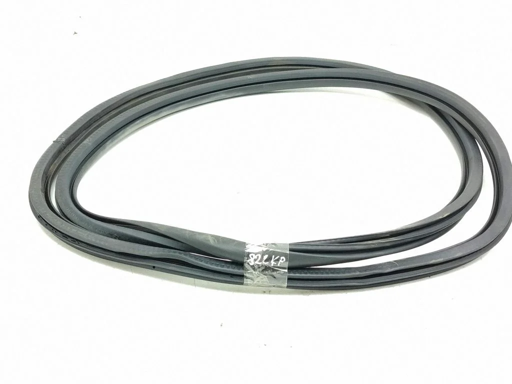 Front door rubber seal – left