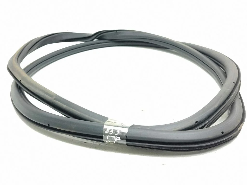Front door rubber seal – left