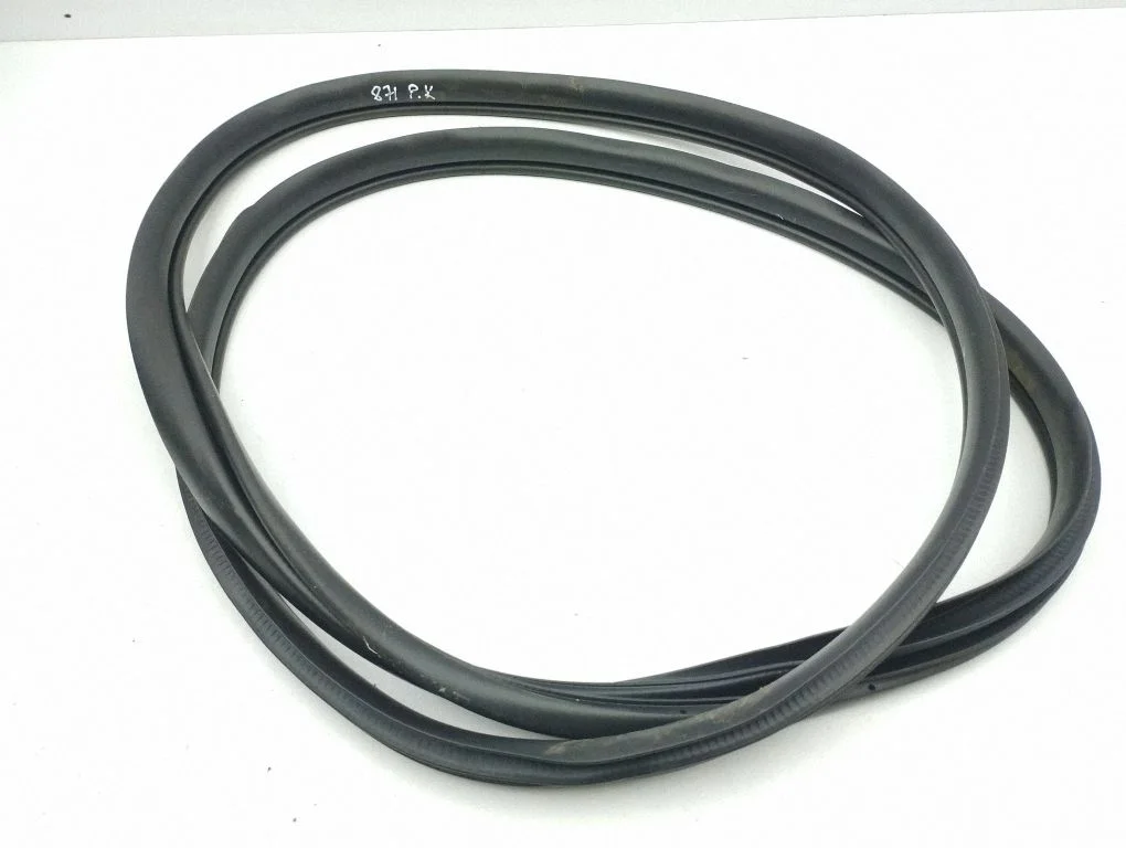 Front door rubber seal – left