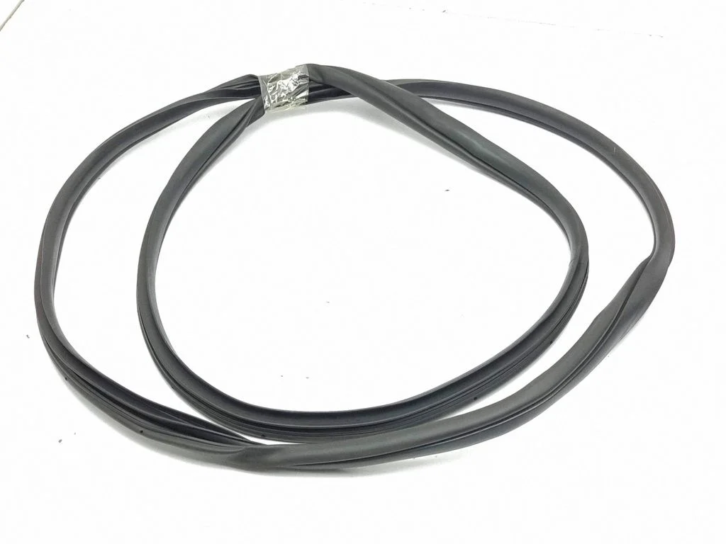 Front door rubber seal – right
