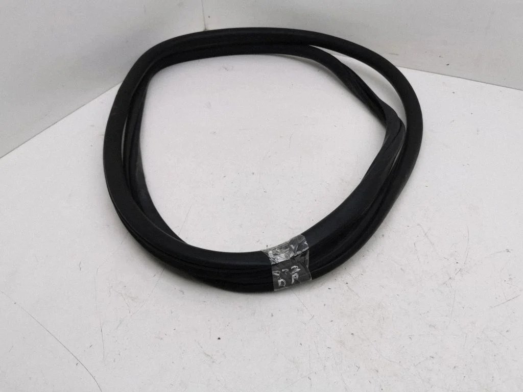 Front door rubber seal – right