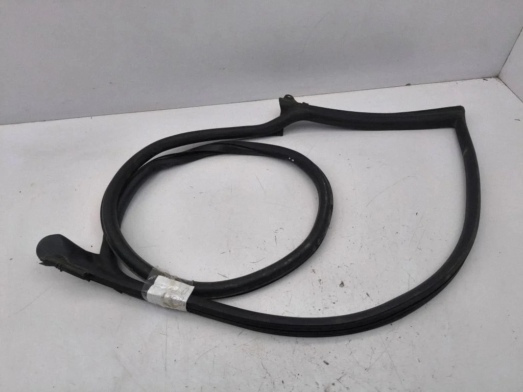 Front door rubber seal – Audi A5 (2016-2024)