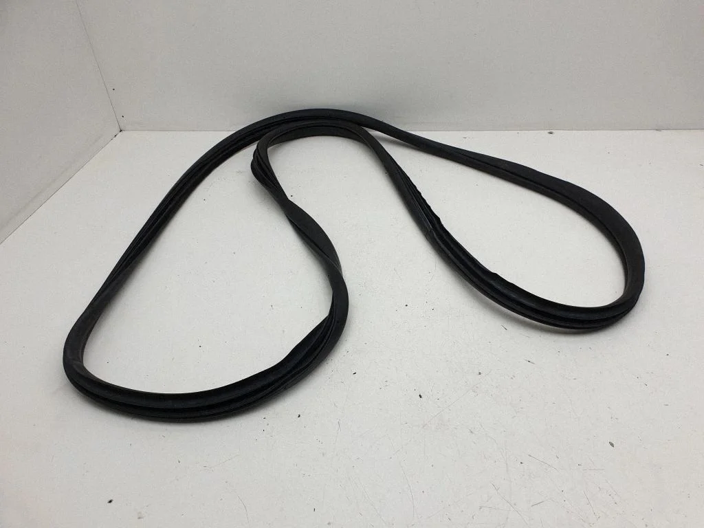 Front door rubber seal – left