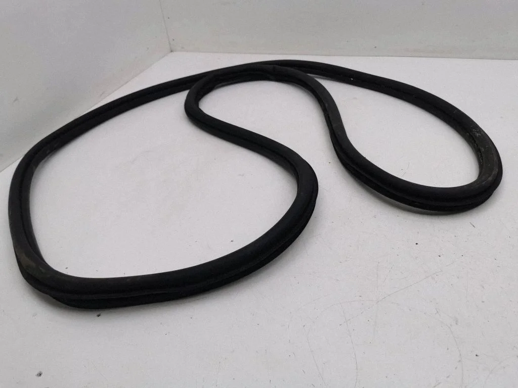 Front door rubber seal 81A831721B