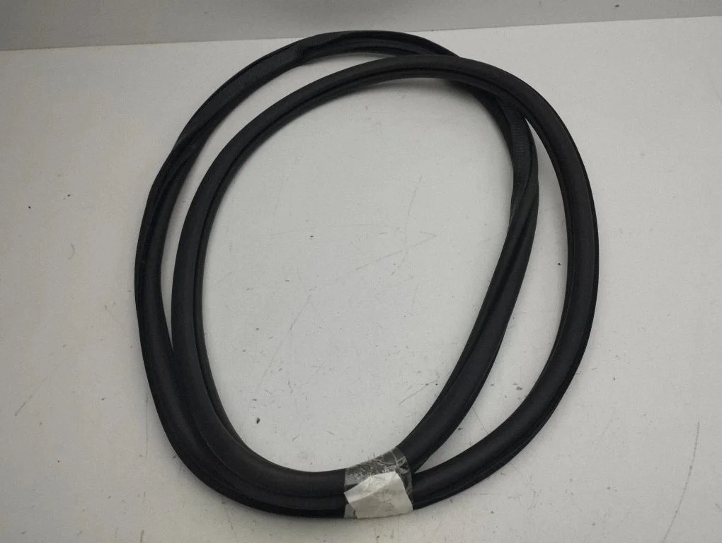 Front door rubber seal – left