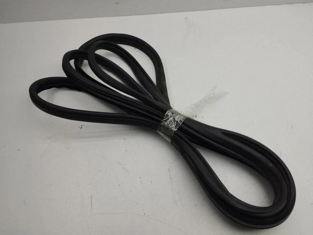 Front door rubber seal – right